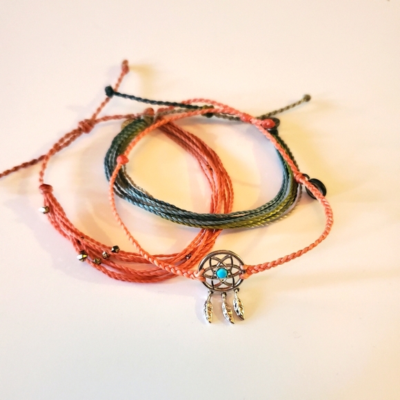 PURE VIDA Set Of Three Bohemian Dreamcatcher Bracelets Coral and Teal - Picture 1 of 8